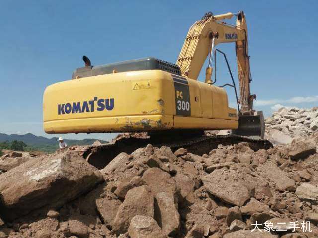 小松 PC300-7 挖掘机