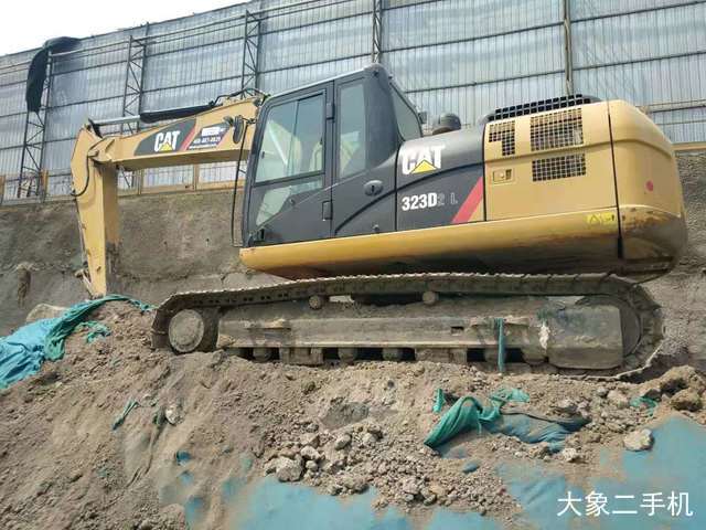 卡特彼勒 323DL 挖掘机