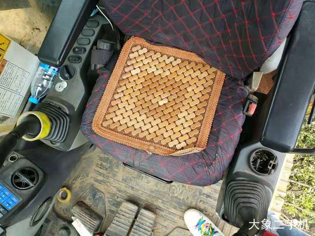 小松 PC240LC-8 挖掘机