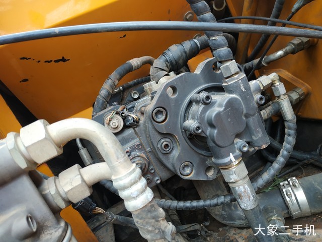 三一重工 SY135C-8 挖掘机