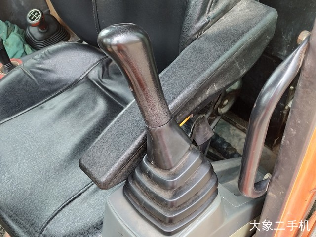 新源 XY75W-8 挖掘机