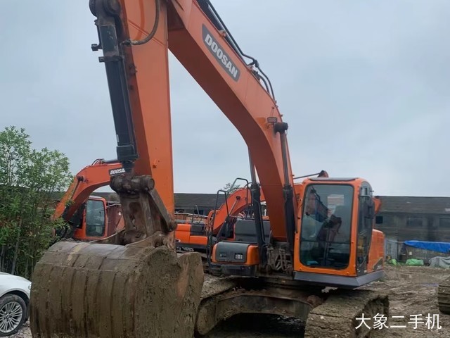 斗山 DH225-9 挖掘机