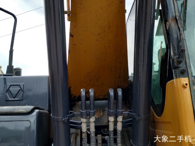 徐工 XE265C 挖掘机