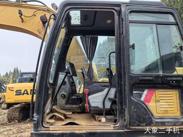 三一重工 SY135C 挖掘机