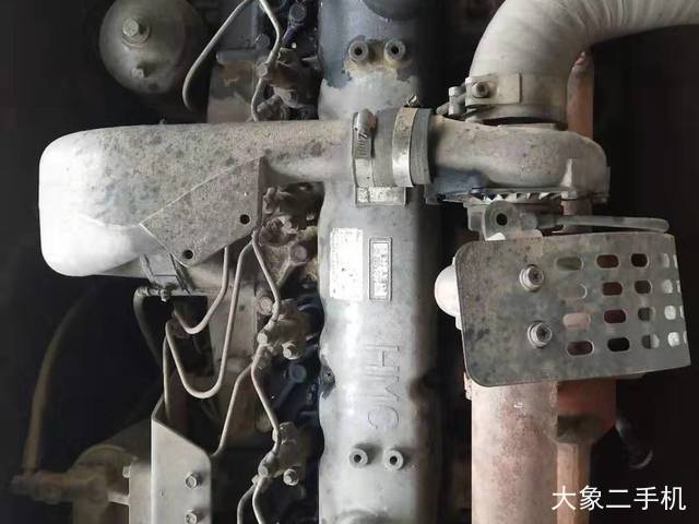 现代 R215-7 挖掘机