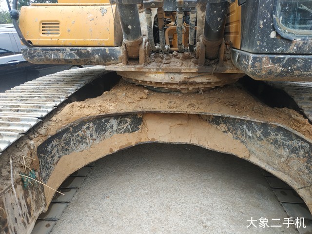 三一重工 SY215C-9 挖掘机