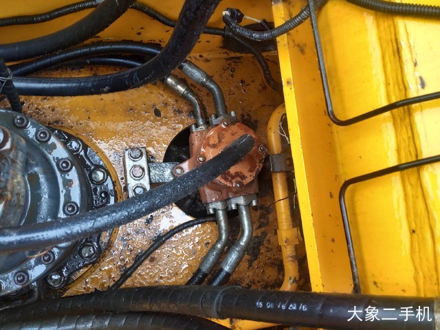 龙工 LG6225 挖掘机