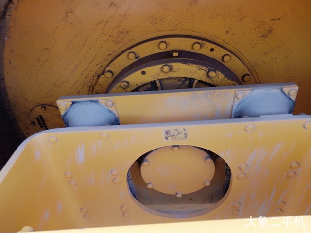 柳工 CLG6122 压路机