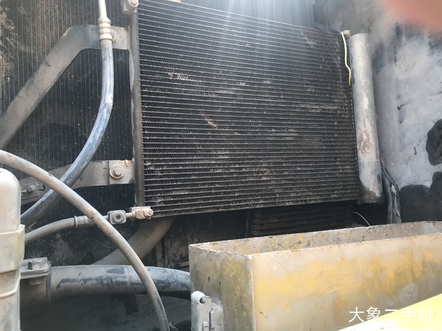 小松 PC220-8M0 挖掘机