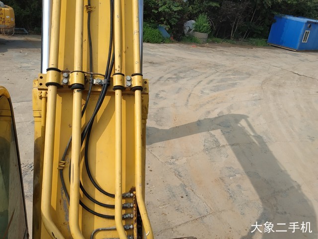 小松 PC220-8 挖掘机