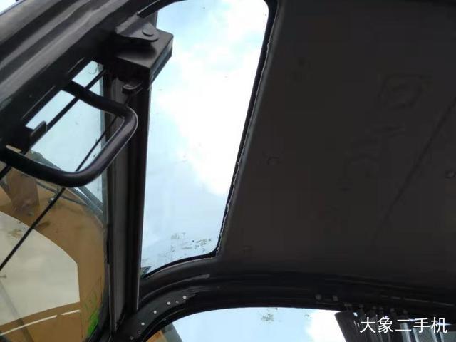 徐工 XE75D 挖掘机