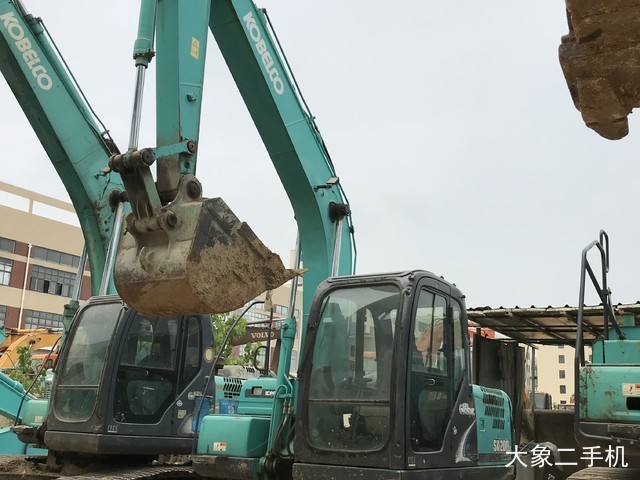 神钢 SK140LC-8 挖掘机