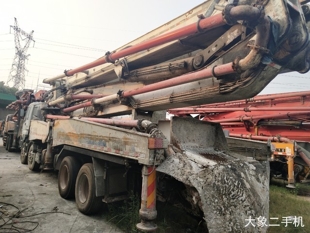 中联重科 ZLJ5401THB125-46 泵车