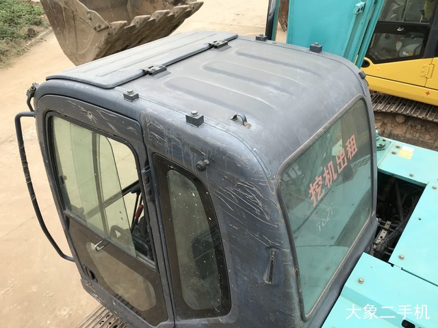 神钢 SK75-8 挖掘机