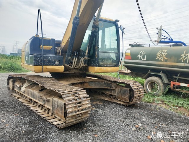 卡特彼勒 323D2L 挖掘机