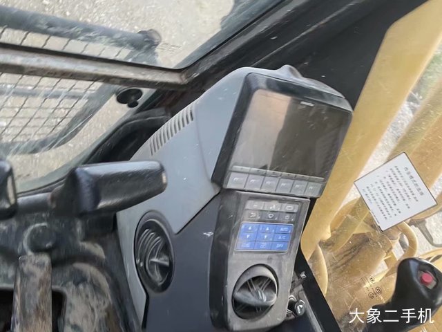 小松 PC240LC-8 挖掘机