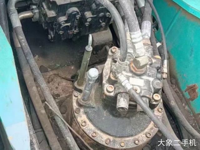 神钢 SK260 挖掘机