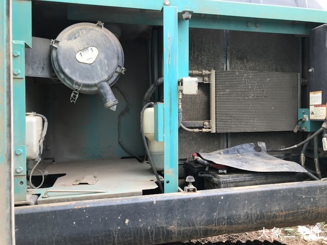 神钢 SK210LC-8 挖掘机