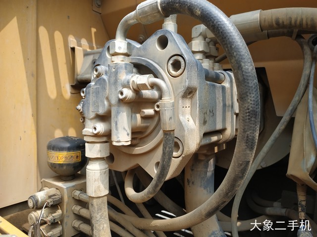 徐工 XE215CA 挖掘机