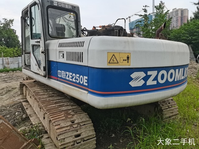 中联重科 ZE230E 挖掘机