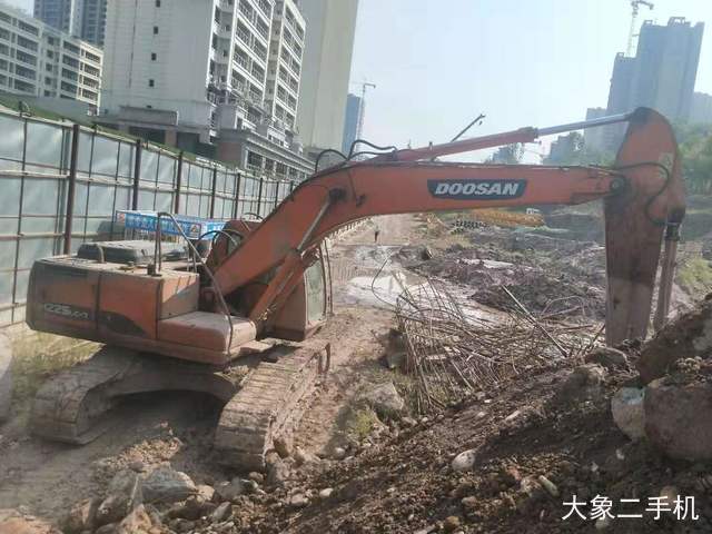 斗山 DH225LC-7 挖掘机