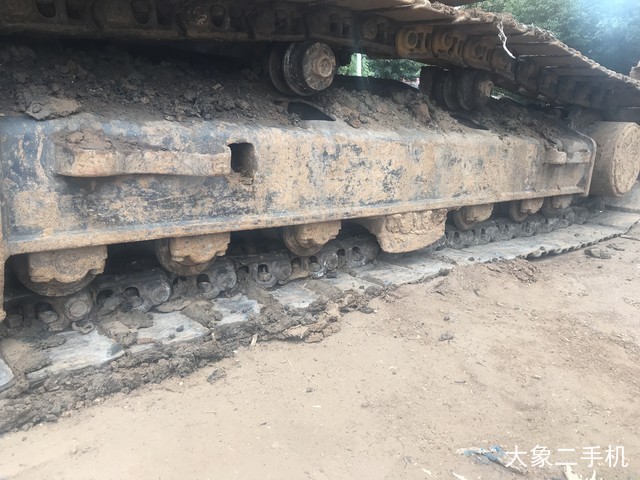 龙工 LG6225D 挖掘机