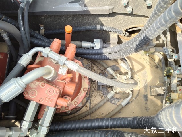 雷沃重工 FR220E 挖掘机