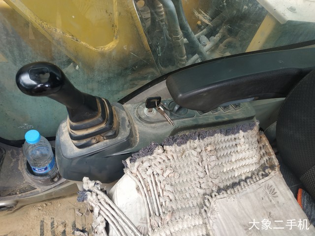 徐工 XE150D 挖掘机