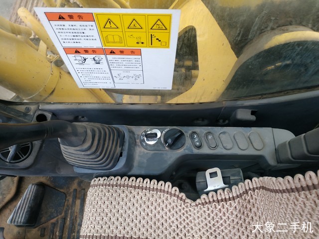 小松 PC220-8M0 挖掘机