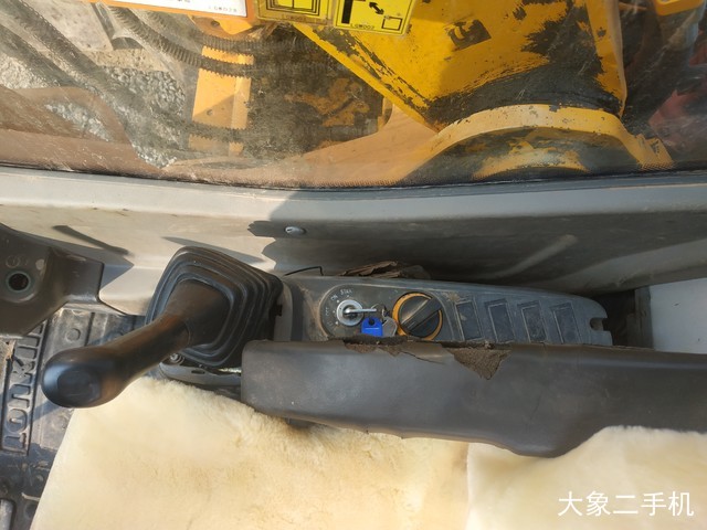 龙工 LG6215 挖掘机