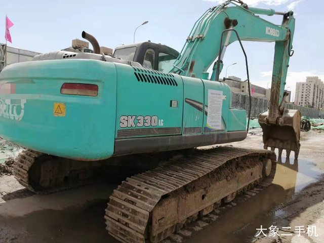 神钢 SK260 挖掘机