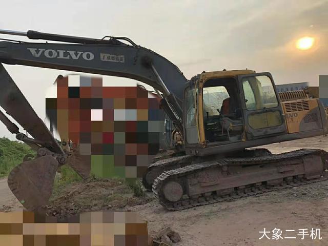 沃尔沃 EC210BLC 挖掘机