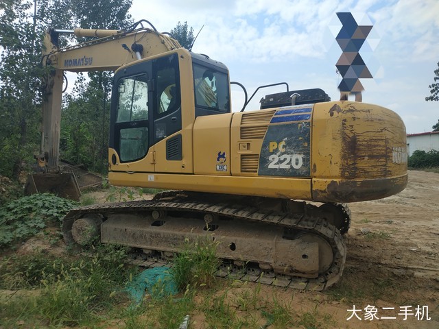 小松 PC220-8 挖掘机