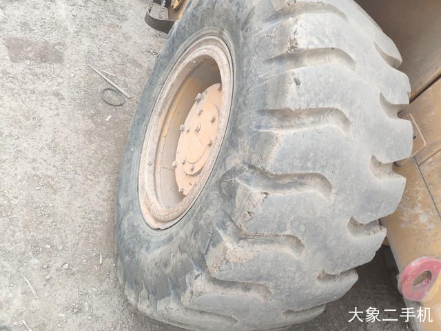 龙工 LG816B 装载机