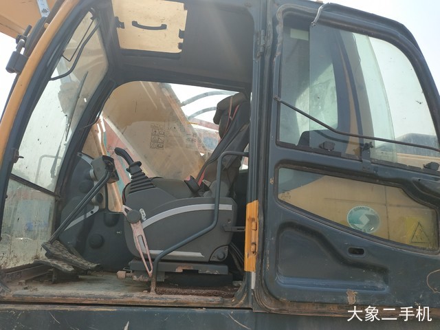 现代 R215-9C 挖掘机