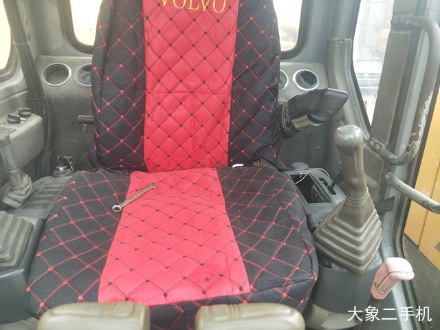 山东临工 LG665 挖掘机