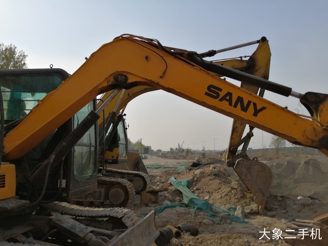 三一重工 SY75C 挖掘机