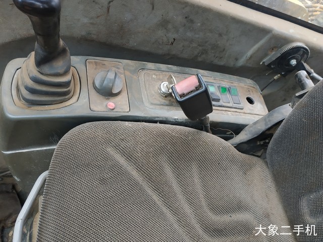 三一重工 SY215C-8 挖掘机