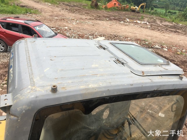 徐工 XE135B 挖掘机