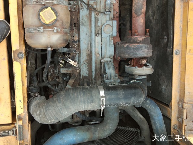 山东临工 LG6210 挖掘机