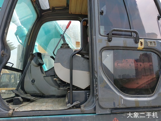 神钢 SK260LC-8 挖掘机