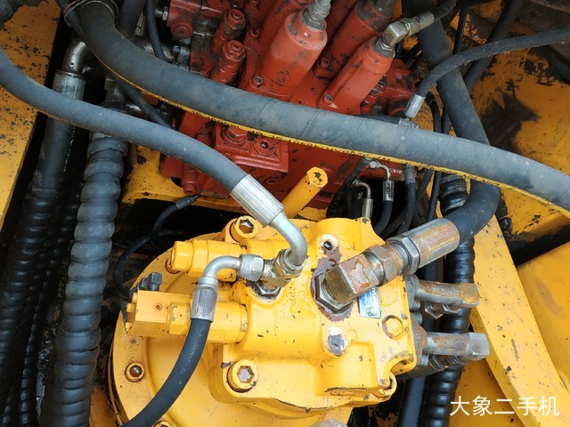 现代 R265LC-7 挖掘机