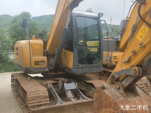 徐工 XE75G 挖掘机