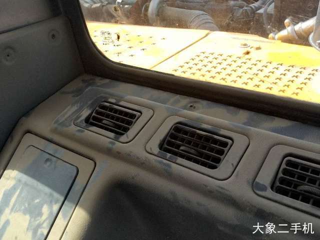 三一重工 SY215C-8 挖掘机