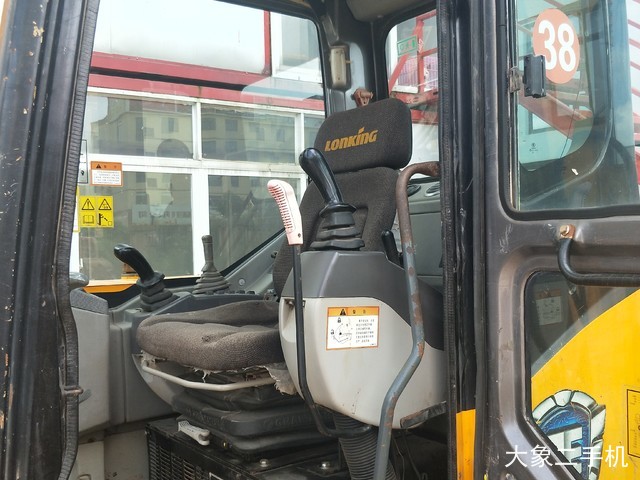 龙工 LG6060 挖掘机