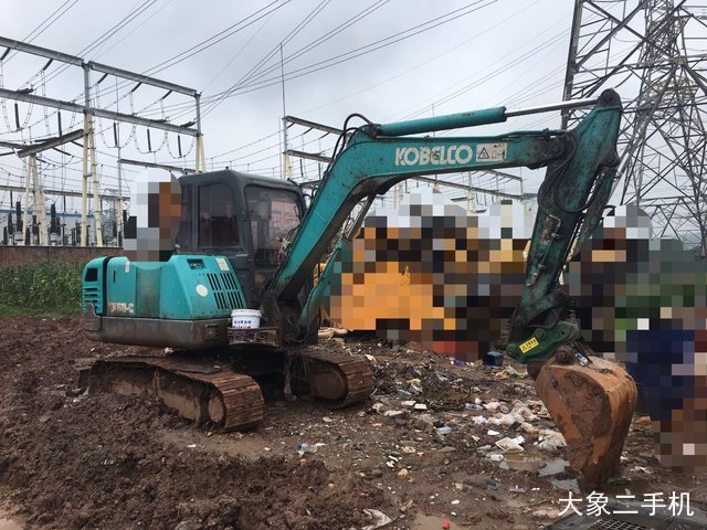 神钢 SK55-C 挖掘机