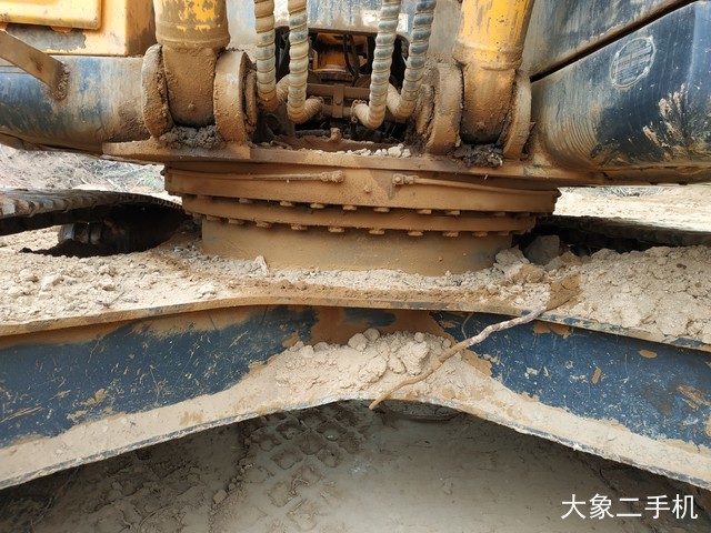 现代 R225LC-7 挖掘机