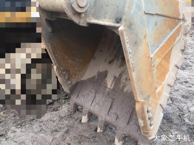 现代 R215-9 挖掘机