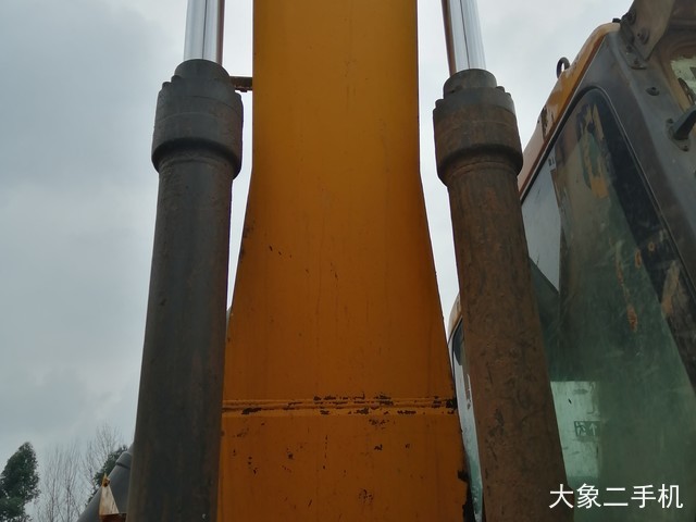 三一重工 SY215C-8 挖掘机