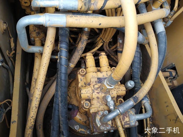 卡特彼勒 323DL 挖掘机